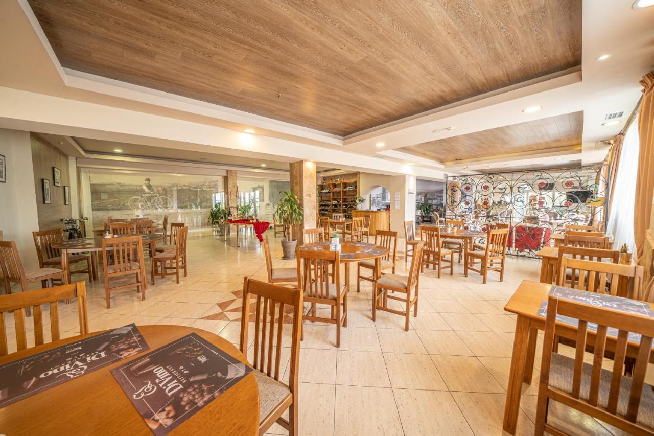 Tselikas Hotel Kozáni Kültér fotó