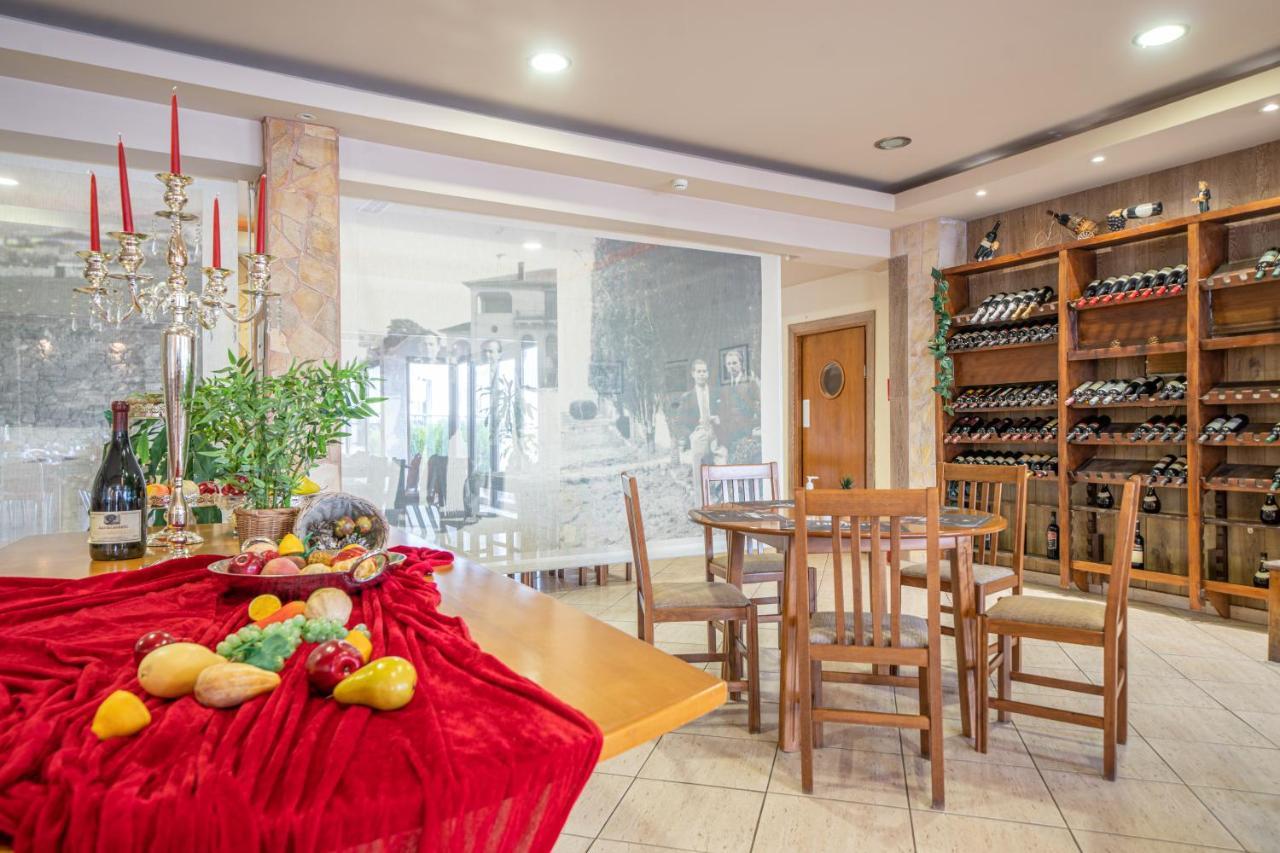 Tselikas Hotel Kozáni Kültér fotó