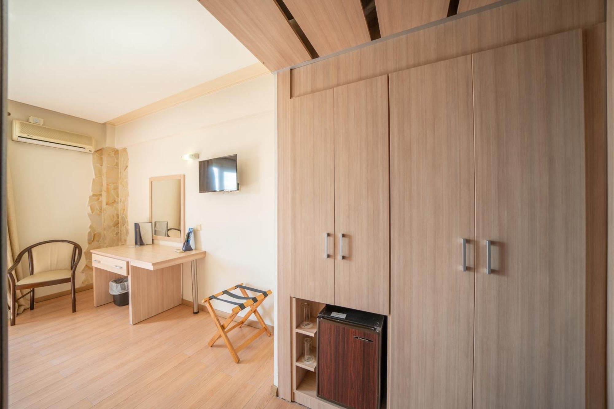 Tselikas Hotel Kozáni Szoba fotó
