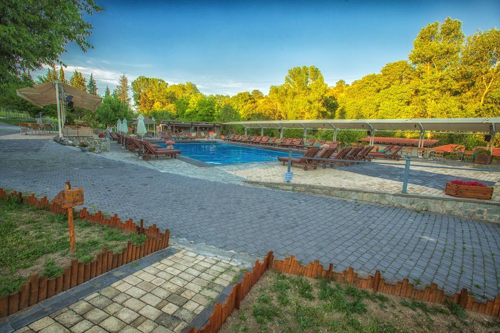 Tselikas Hotel Kozáni Kültér fotó